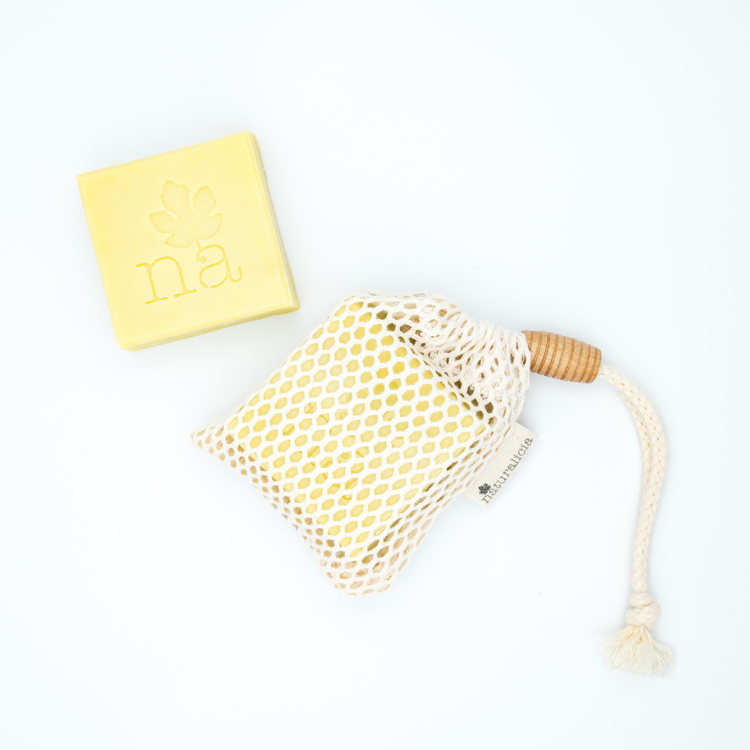 KIT JABÓN SÓLIDO + SAQUITO SOSTENIBLE NATURALICIA