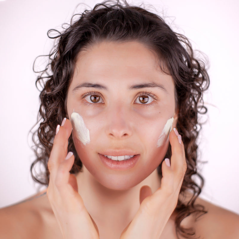 Crema facial solar con protección vegetal y mineral